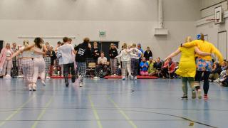 Leikkimielinen kisailu abien tj100-juhlassa