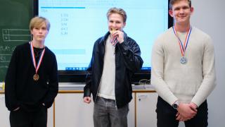 Sotungin lukion pikashakin mestaruuskilpailun kolme parasta