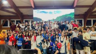 Valokuva World School tapahtumaan osallistujista