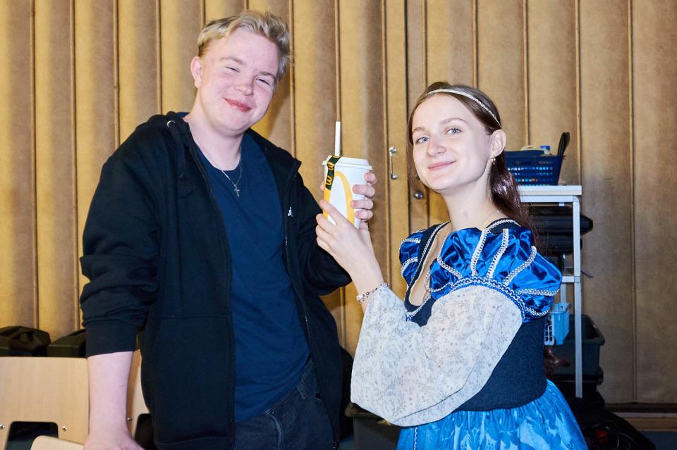 Valokuva Sotungin lukioteatterin näytelmäharjoituksista